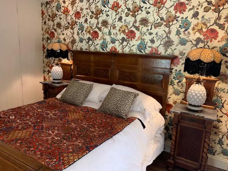 Bedroom at Cornish castle and gardens, G307 (photo 14)