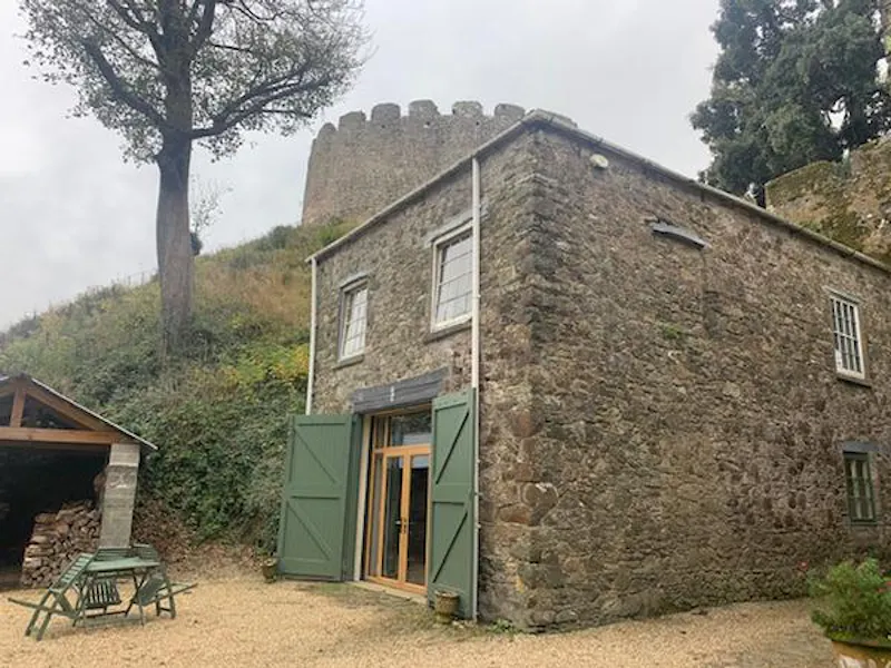 Stable / Outbuildings at Cornish castle and gardens, G307 (photo 50)