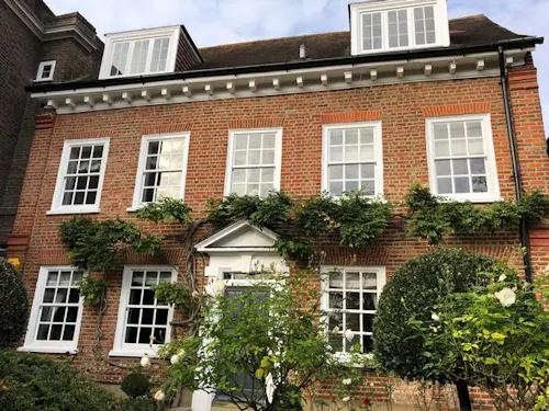 Traditional house on the Thames, A1507