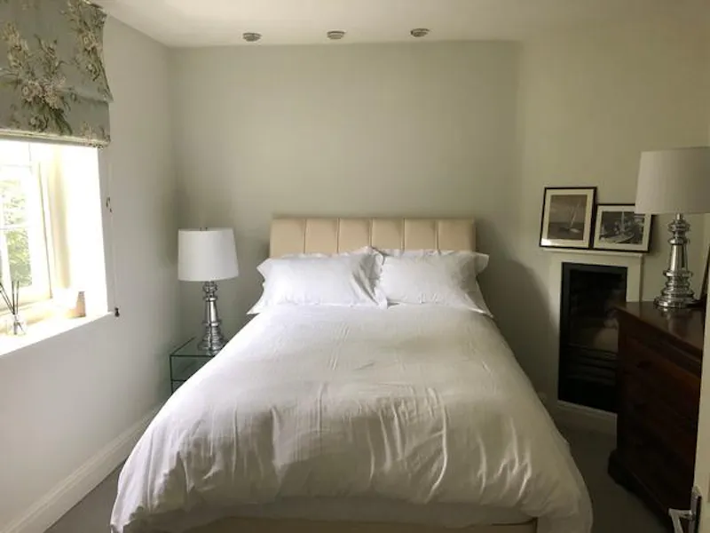 Bedroom at Traditional house on the Thames, A1507 (photo 20)