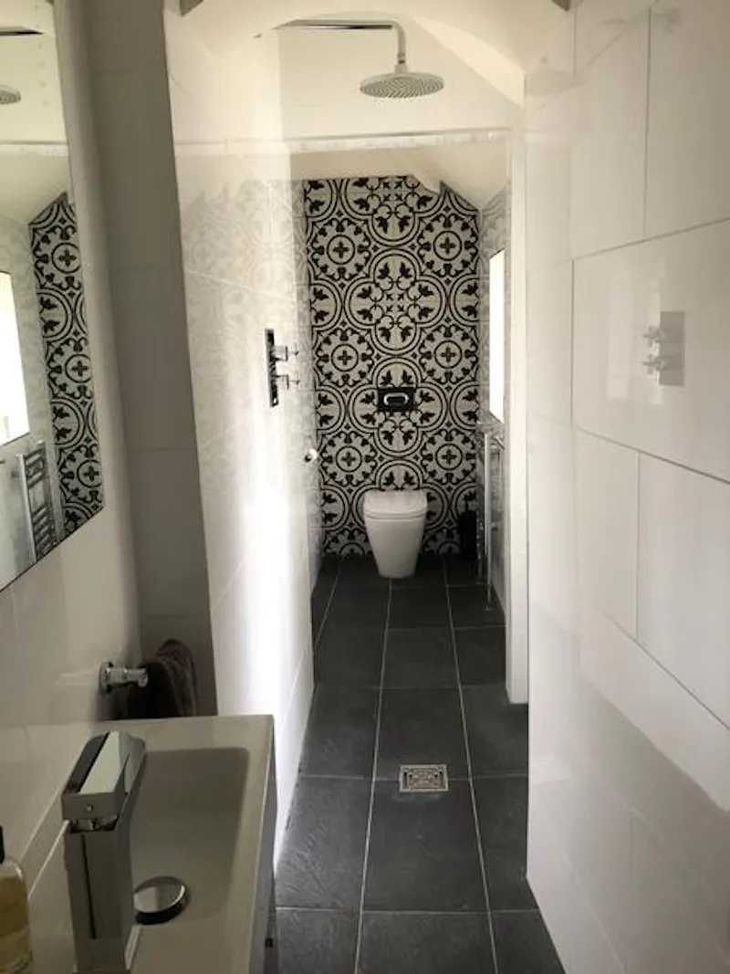 Bathroom at Traditional house on the Thames, A1507 (photo 30)