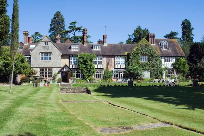 Garden at Crawley Victorian country house, M329 (photo 1)