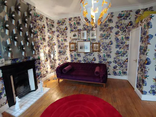 Colourful Kensal Green apartment, F1189