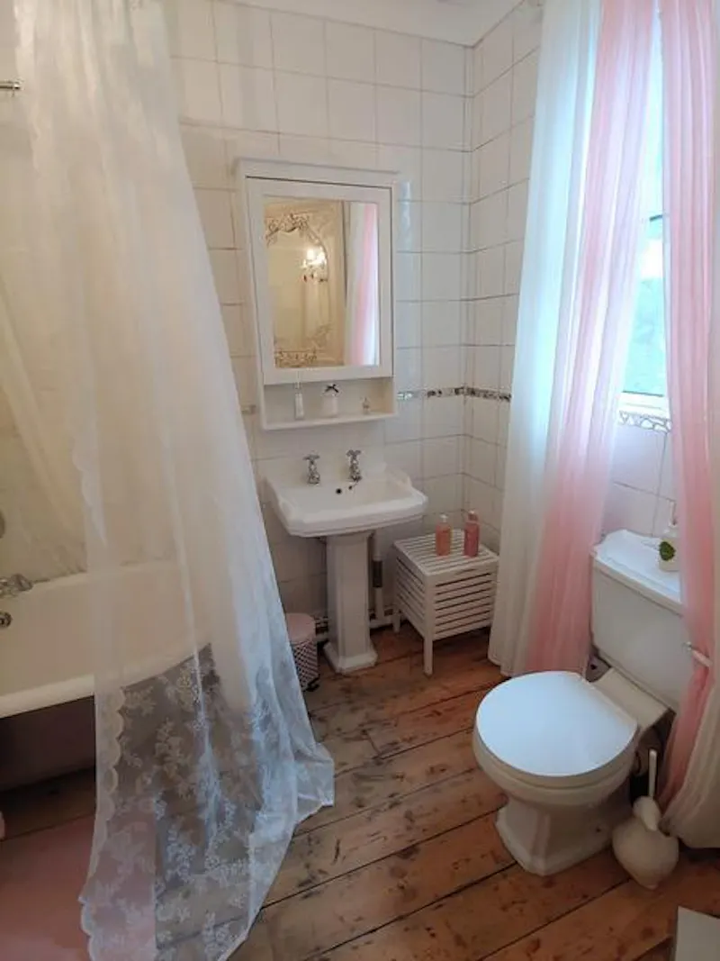 Colourful Kensal Green apartment, F1189 (photo 36)