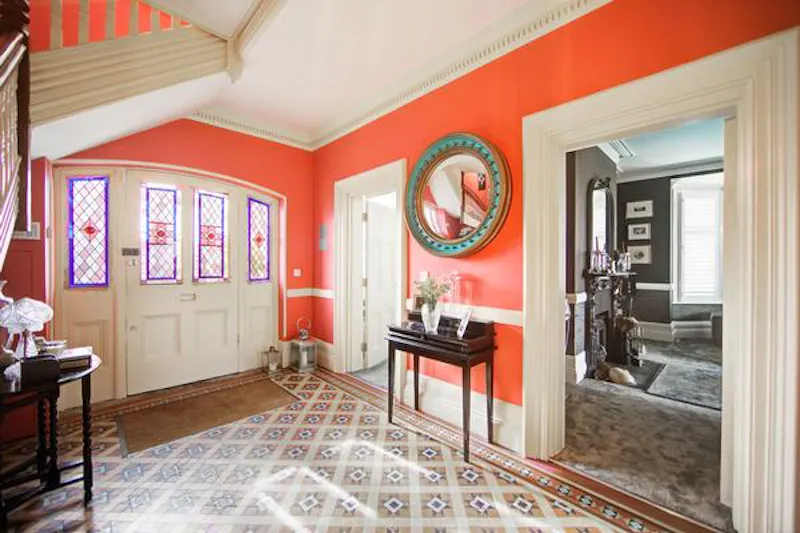 Entrance hall at Vibrant Deal Home, D2433 (photo 2)