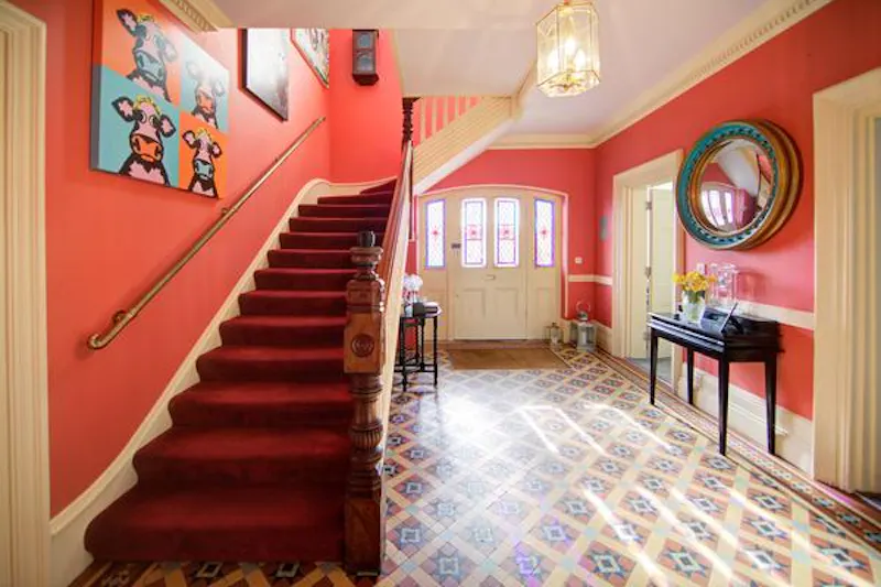 Staircase at Vibrant Deal Home, D2433 (photo 3)
