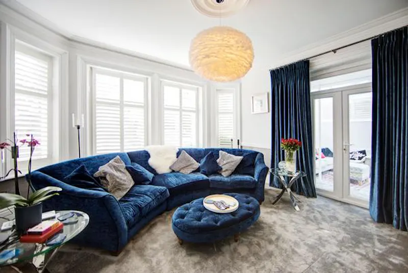 Living Room at Vibrant Deal Home, D2433 (photo 6)