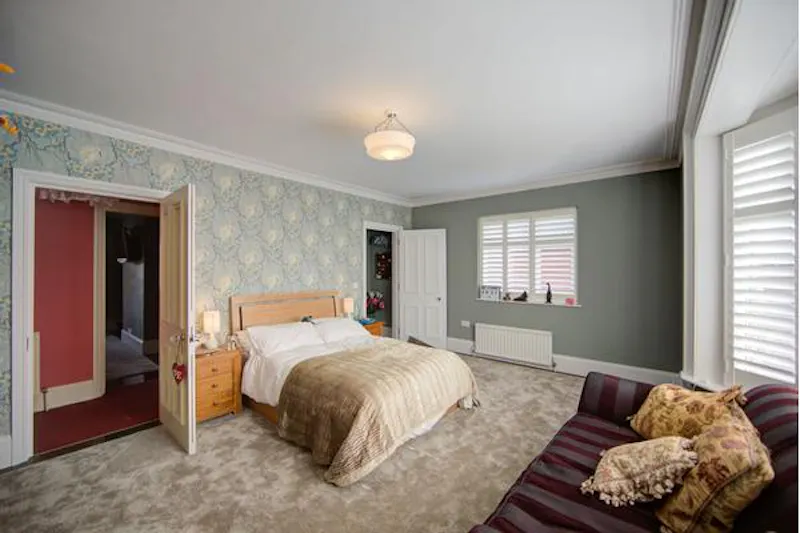 Bedroom at Vibrant Deal Home, D2433 (photo 17)