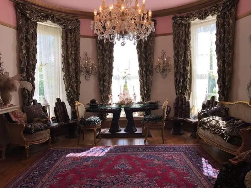 Living Room at Bohemian house near Newark, A1509 (photo 6)