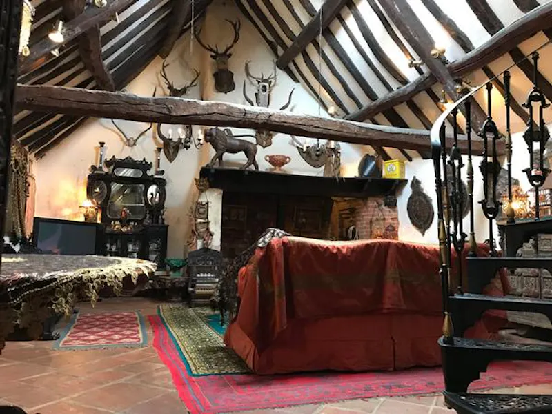 Beams at Bohemian house near Newark, A1509 (photo 28)