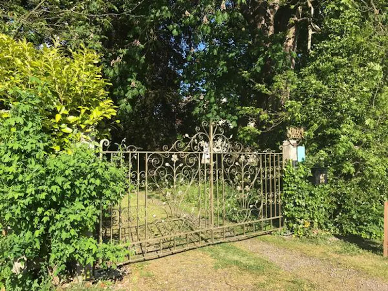 Bohemian house near Newark, A1509 (photo 54)