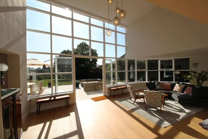 Glass at Spectacular South Downs house, D2436 (photo 10)