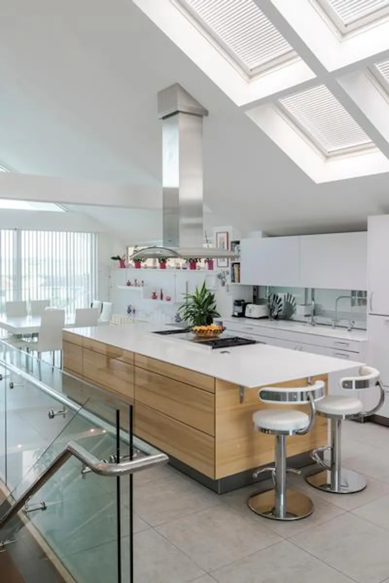 Kitchen island at Cool Chichester beach house, K445 (photo 12)