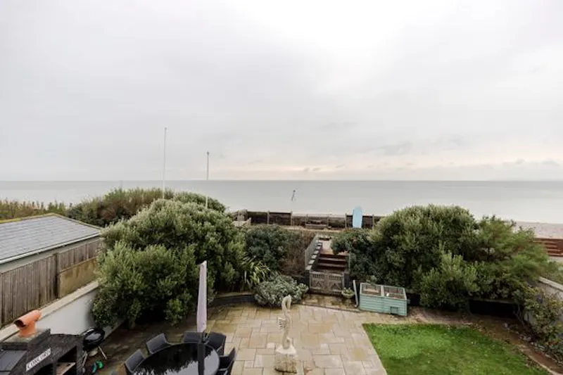 Cool Chichester beach house, K445 (photo 31)