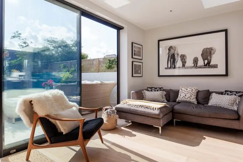 Living Room at Contemporary Clapham house, B1870 (photo 14)