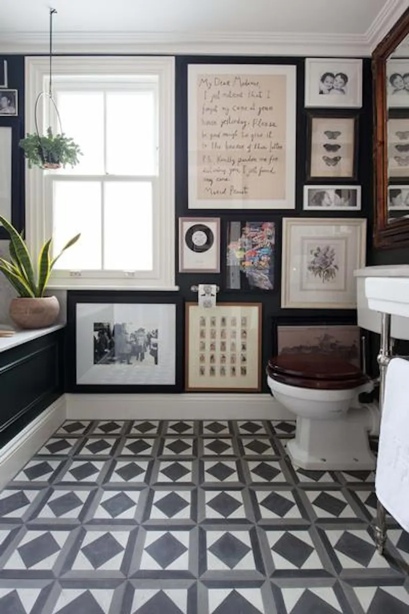 Bathroom at Contemporary Clapham house, B1870 (photo 18)