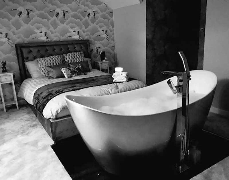 Bedroom at Film location C913 in Cornwall (photo 9)