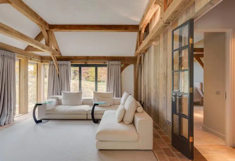 Pretty Sussex open plan house, D2437 (photo 3)
