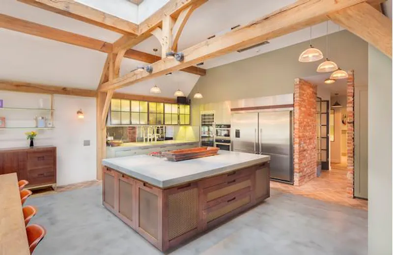 Pretty Sussex open plan house, D2437 (photo 7)