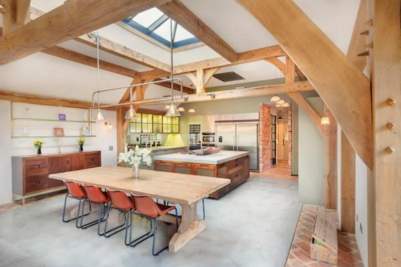 Dining room at Pretty Sussex open plan house, D2437 (photo 8)