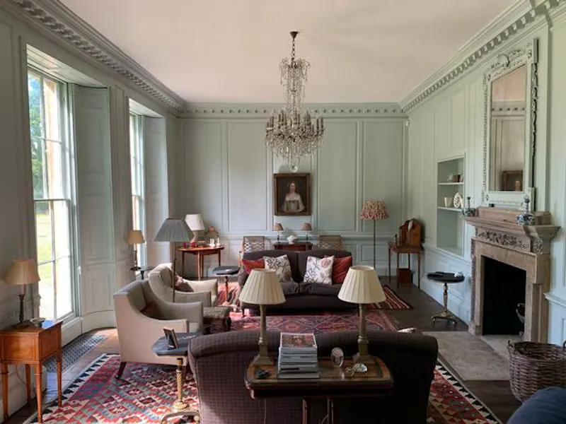 Drawing room at Moreton-in-Marsh manor, A1510 (photo 6)
