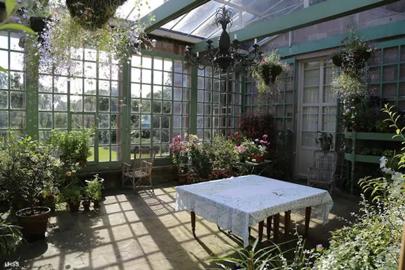 Conservatory at Ornate Scottish estate near Glasgow, G308 (photo 26)