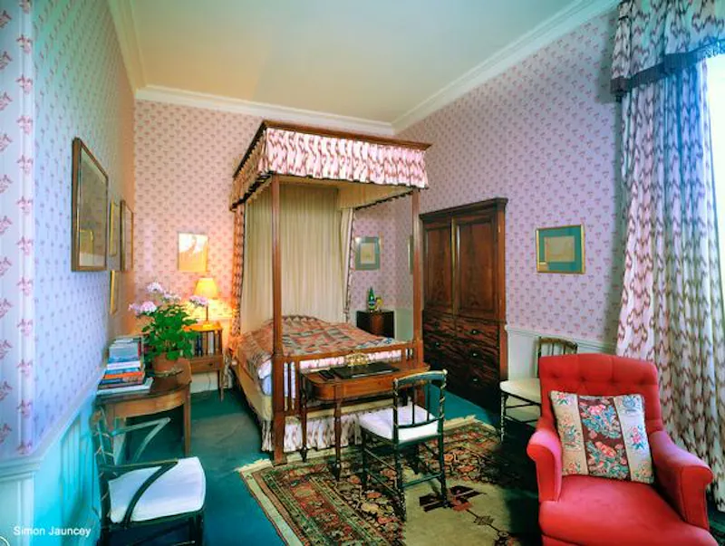 Bedroom at Ornate Scottish estate near Glasgow, G308 (photo 32)