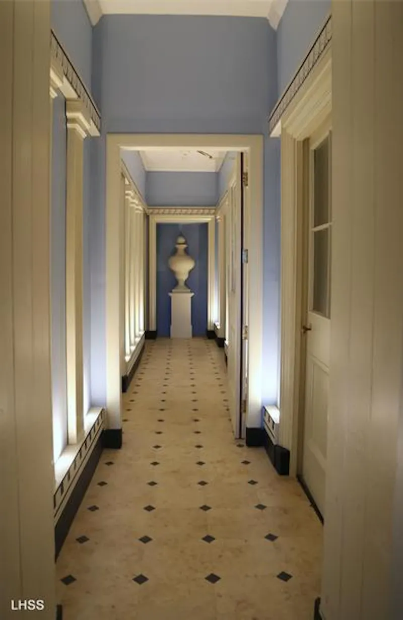 Corridor at Ornate Scottish estate near Glasgow, G308 (photo 34)