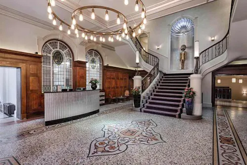 Contemporary Old St hotel, R833