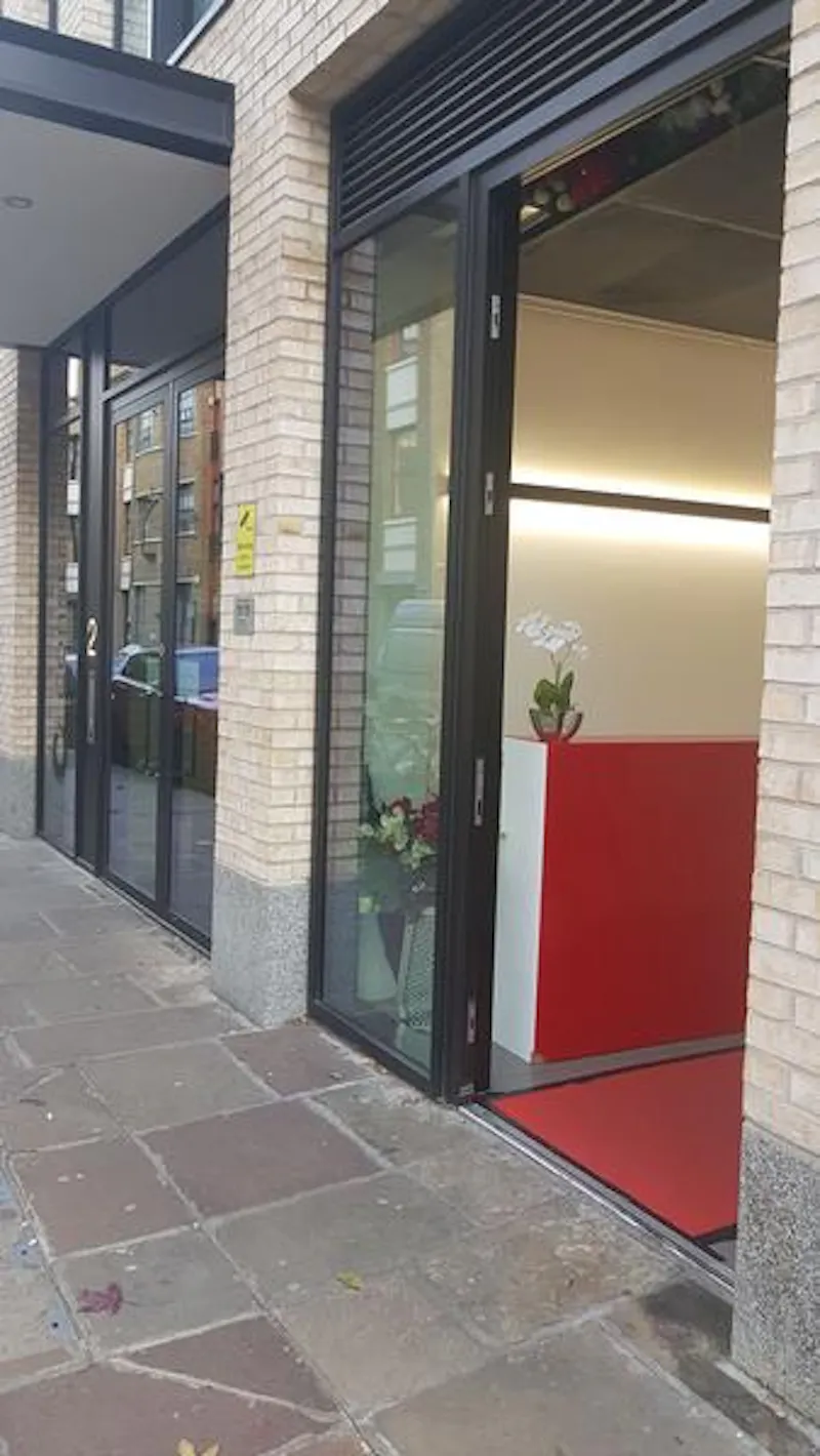 1000 sq ft Shoreditch gallery, N469 (photo 9)
