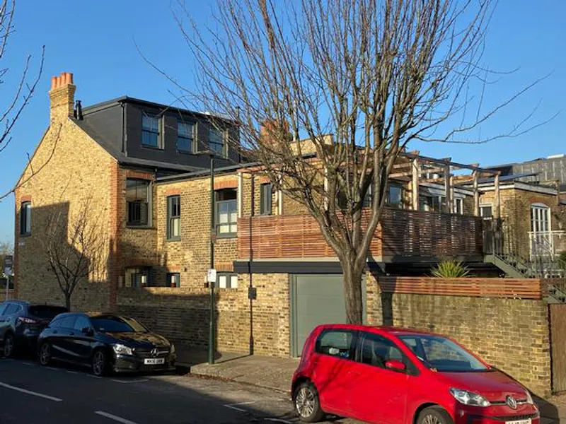 Thames view Barnes house, A1511 (photo 25)