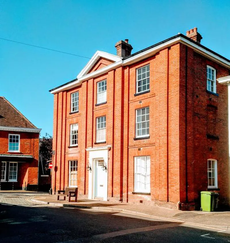 Large red brick Harleston home, A1512 (photo 1)