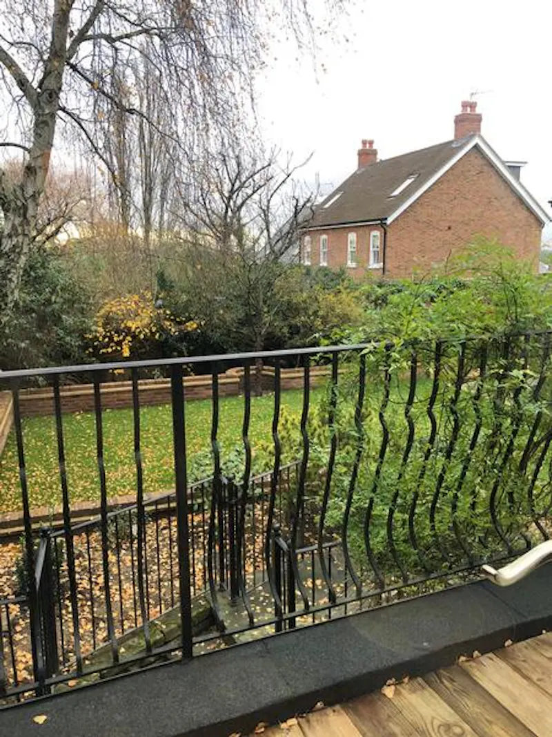 Balcony at Film location B1871 in Hertfordshire (photo 20)