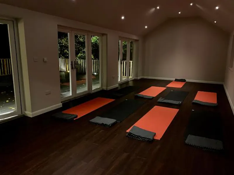 Yoga studio in Stamford, Q141 (photo 7)