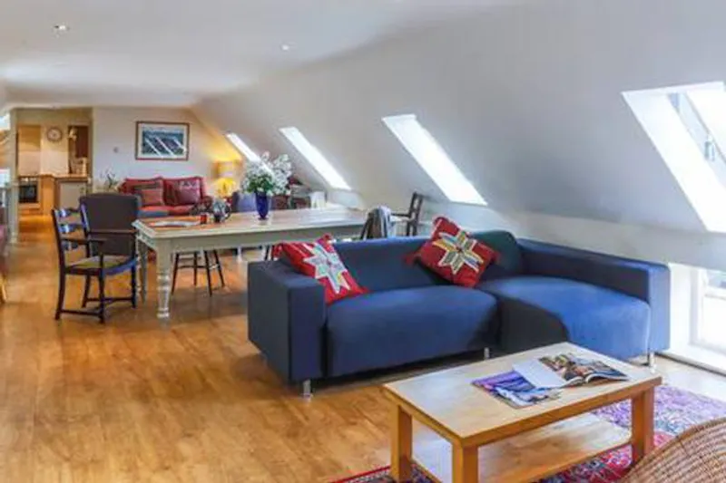 Living Room at Film location L704 in Lincolnshire (photo 2)
