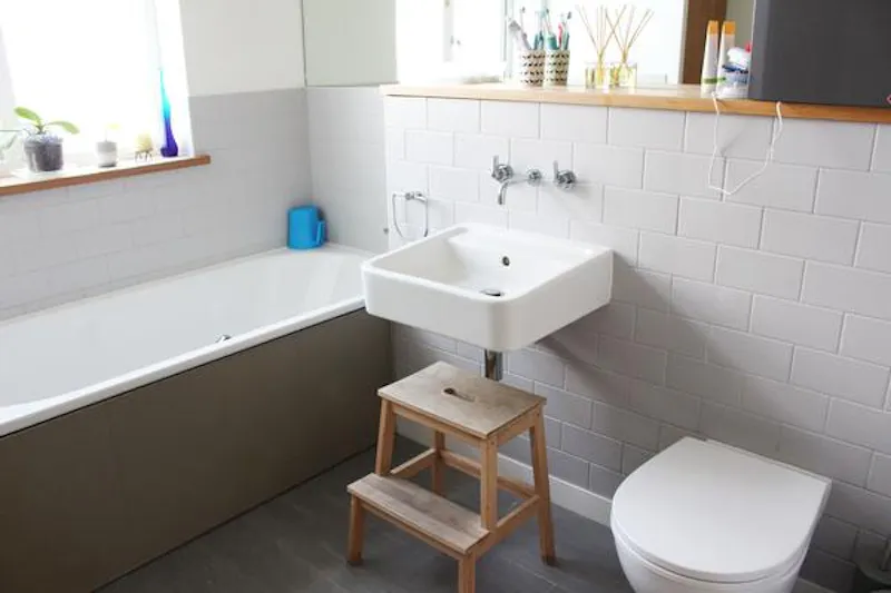 Bathroom at East Dulwich family house, E468 (photo 14)