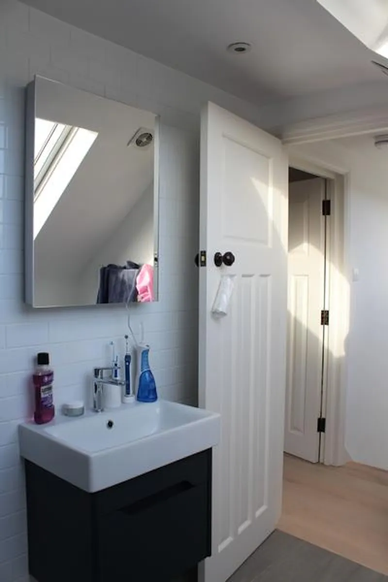 Bathroom at East Dulwich family house, E468 (photo 28)