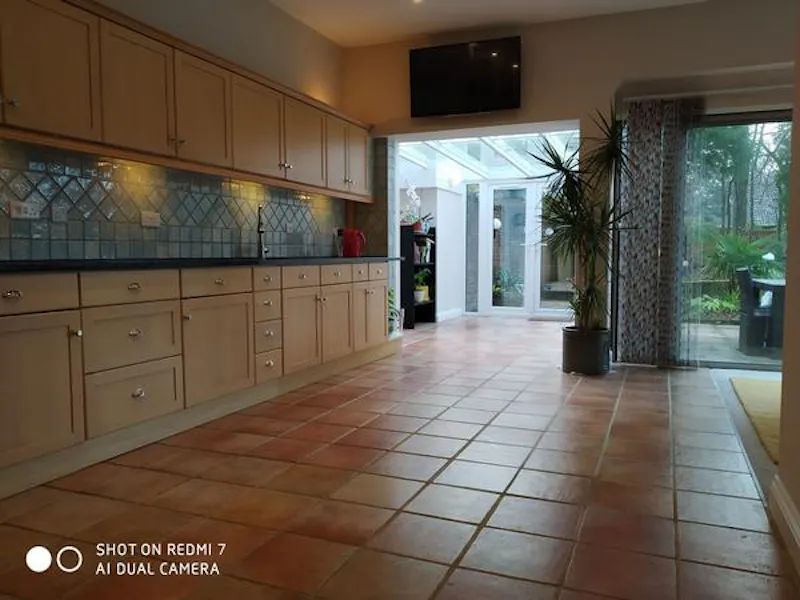 Kitchen at Retro Surrey new build, D2442 (photo 8)