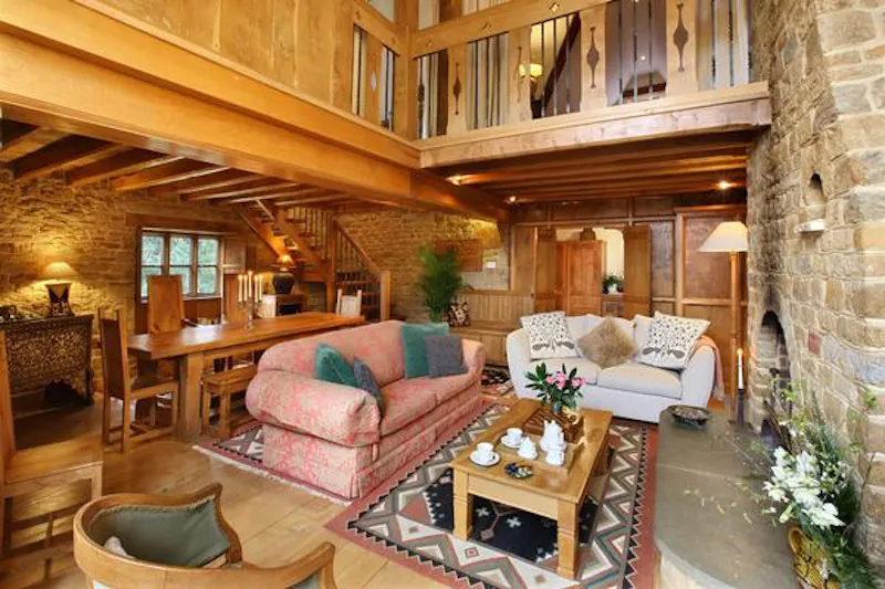 Living Room at Film location L705 in Oxfordshire (photo 40)