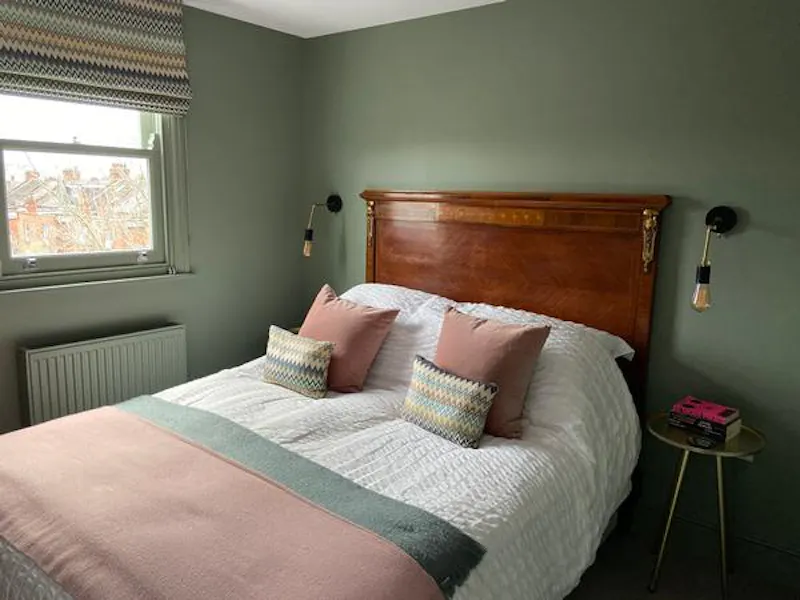 Bedroom at Film location B1875 in London (photo 34)