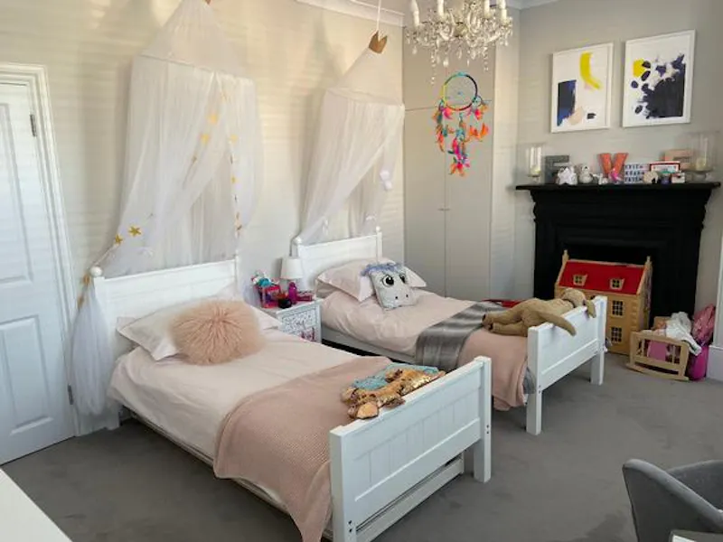 Bedroom - child's at Film location B1875 in London (photo 37)