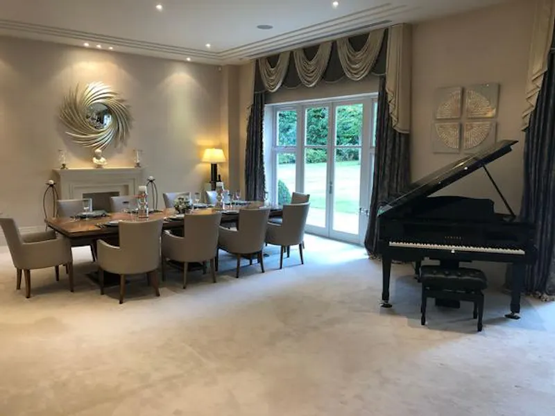 Open plan at Luxury Weybridge mansion, D2443 (photo 10)