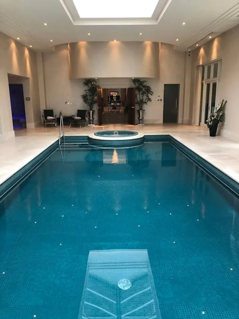 Luxury Weybridge mansion, D2443 (photo 28)