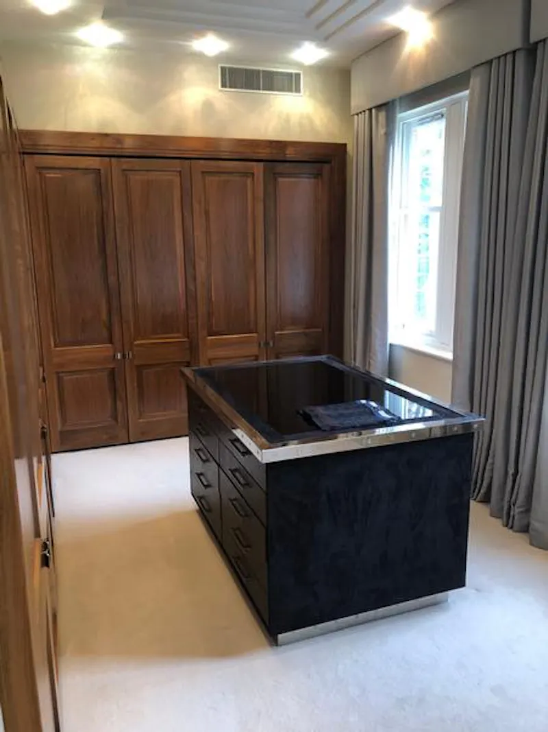 Dressing room at Luxury Weybridge mansion, D2443 (photo 24)