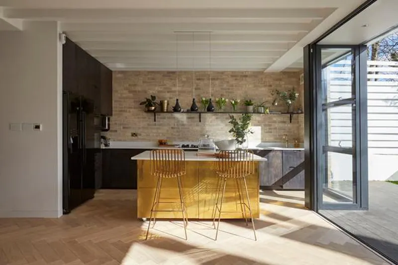Exposed brick at Modern Archway house, K446 (photo 3)