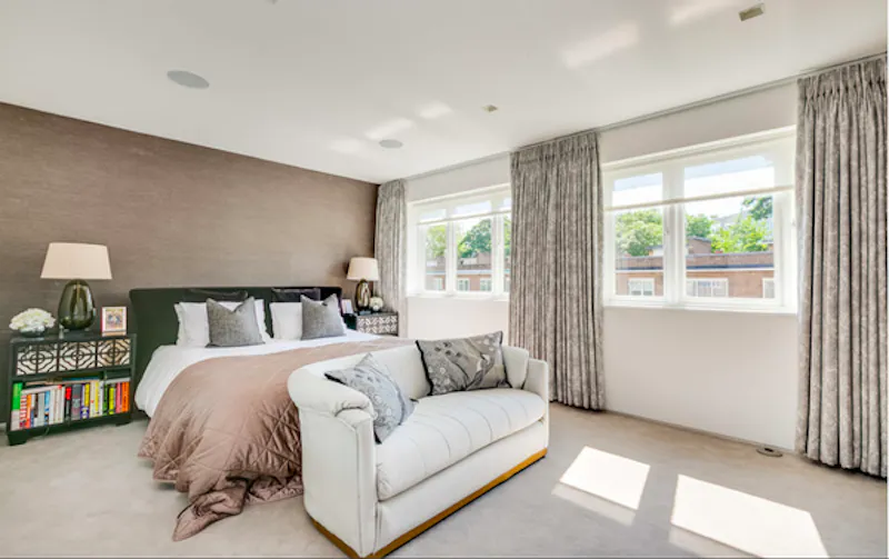Bedroom at Modern Kensington townhouse, D2444 (photo 12)
