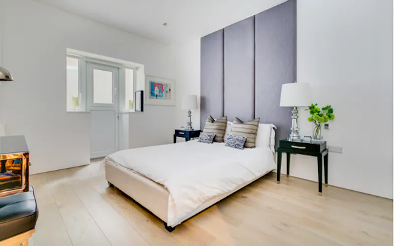 Bedroom at Modern Kensington townhouse, D2444 (photo 15)
