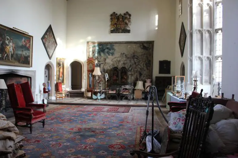 Medieval hall in Essex, M330 (photo 2)