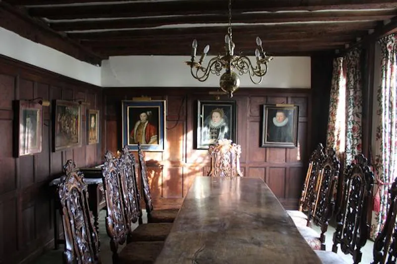 Dining room at Medieval hall in Essex, M330 (photo 23)