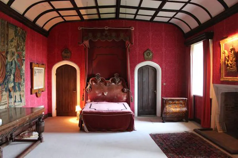 Bedroom at Medieval hall in Essex, M330 (photo 40)